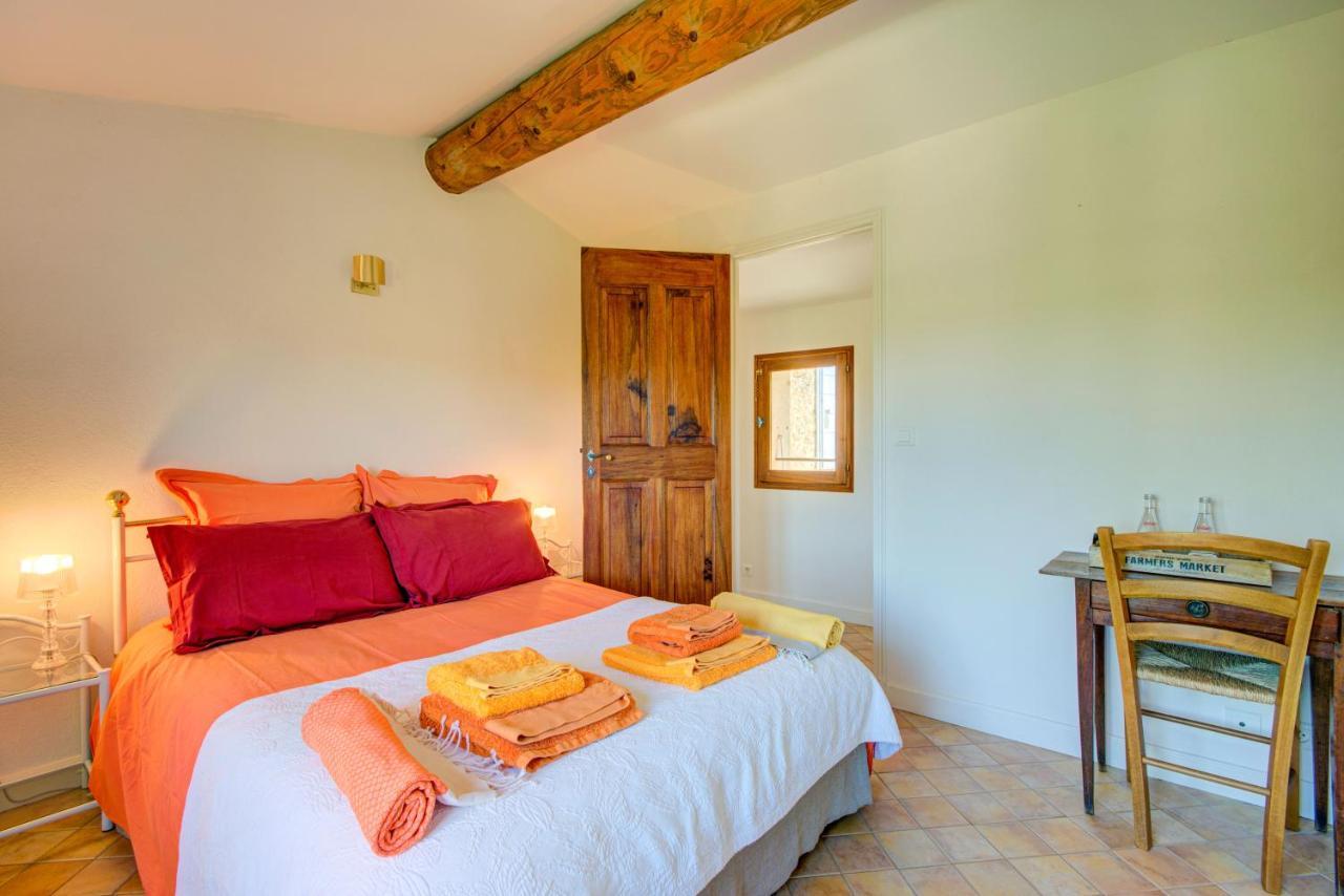 Les Chambres du Perussier Cucuron Extérieur photo