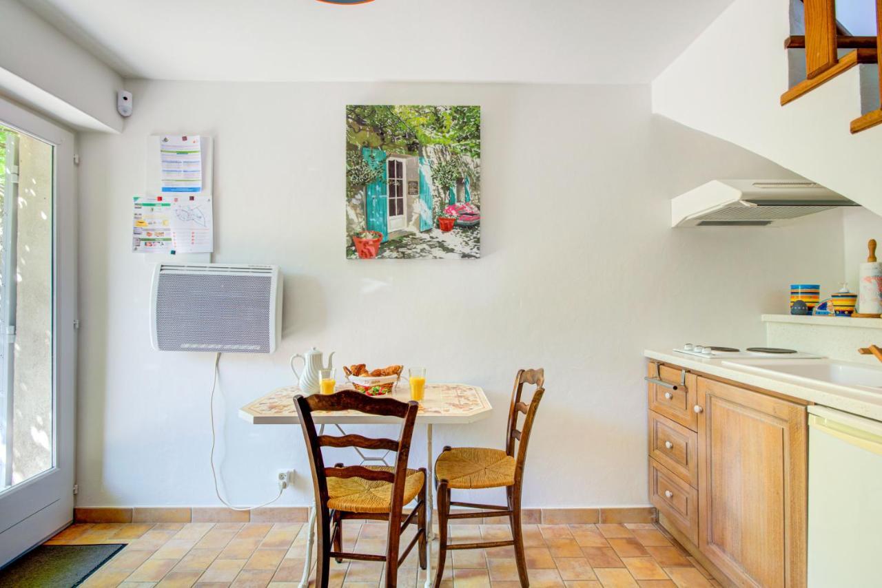 Les Chambres du Perussier Cucuron Extérieur photo