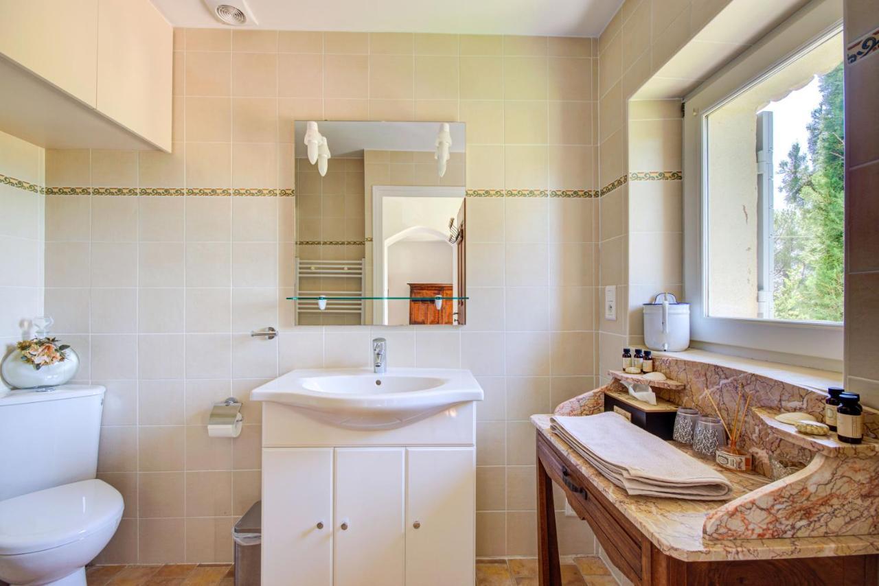 Les Chambres du Perussier Cucuron Extérieur photo